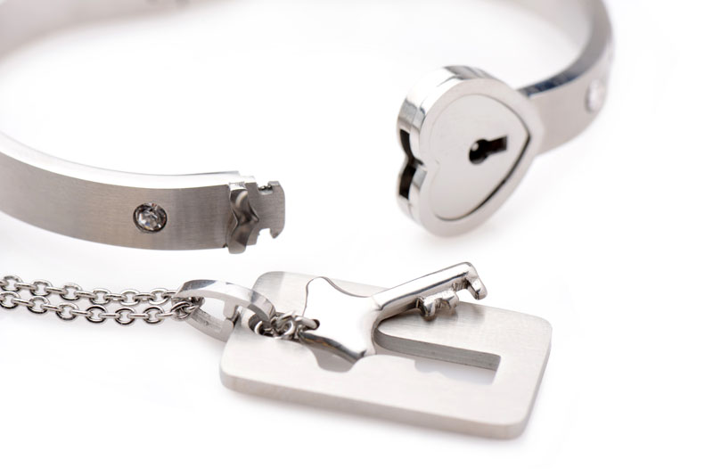 Cuffed Locking Bracelet and Key Necklace - Image 4